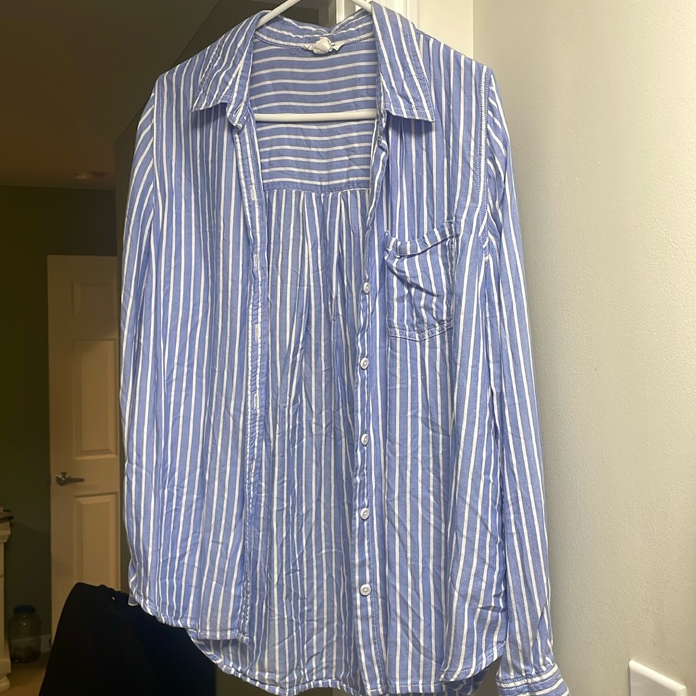 Women’s long sleeve blue and white button up dress shirt size medium